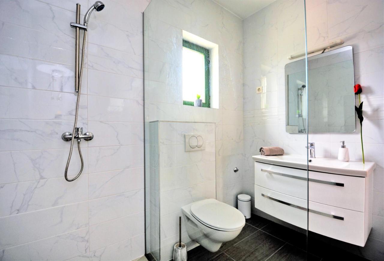 Villa Allegro Sukosan Ngoại thất bức ảnh