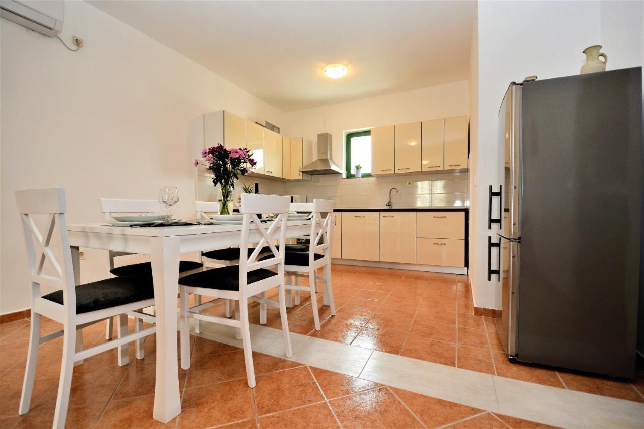 Villa Allegro Sukosan Ngoại thất bức ảnh