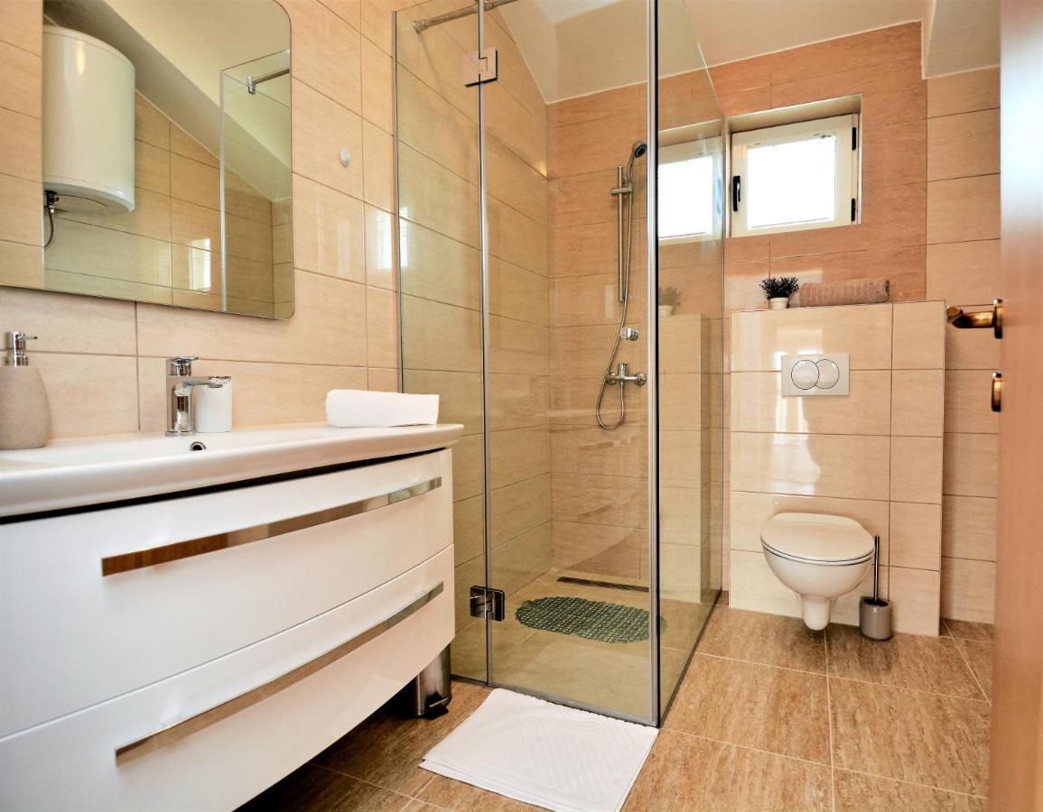 Villa Allegro Sukosan Ngoại thất bức ảnh