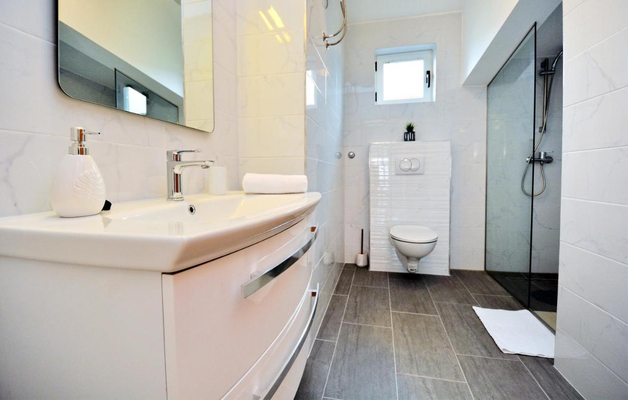 Villa Allegro Sukosan Ngoại thất bức ảnh