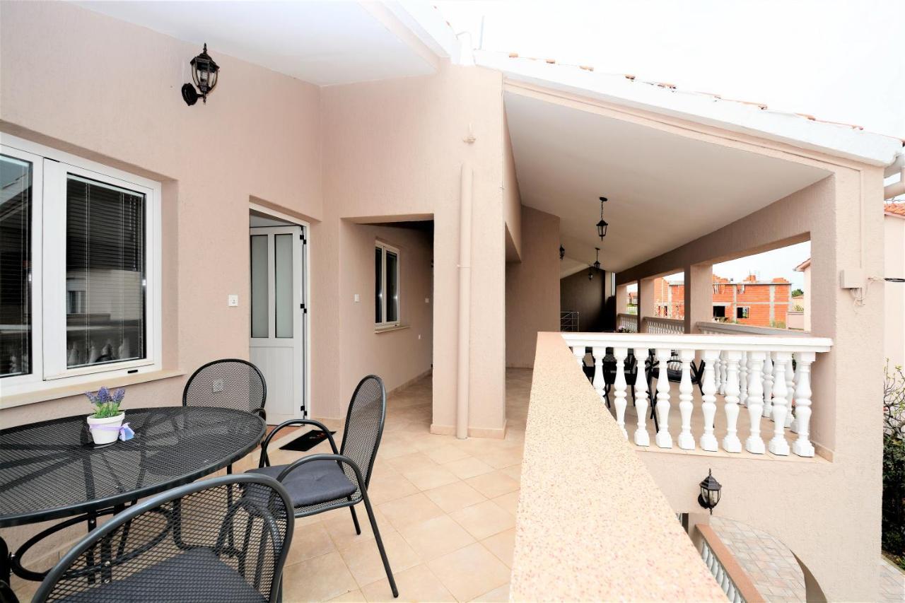 Villa Allegro Sukosan Ngoại thất bức ảnh