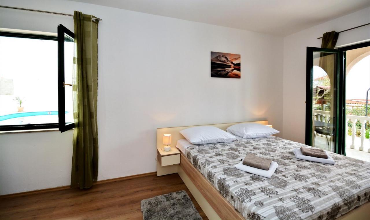 Villa Allegro Sukosan Ngoại thất bức ảnh